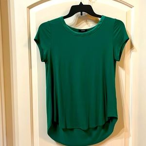 Beautiful green Alfani short sleeve tshirt.